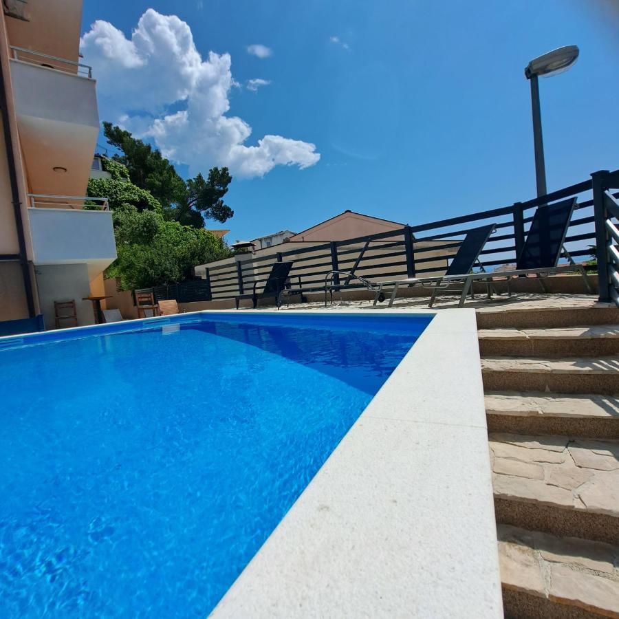 Apartments Vila Adrijana & Fitness Studio Wolf Bv Baska Voda Bagian luar foto