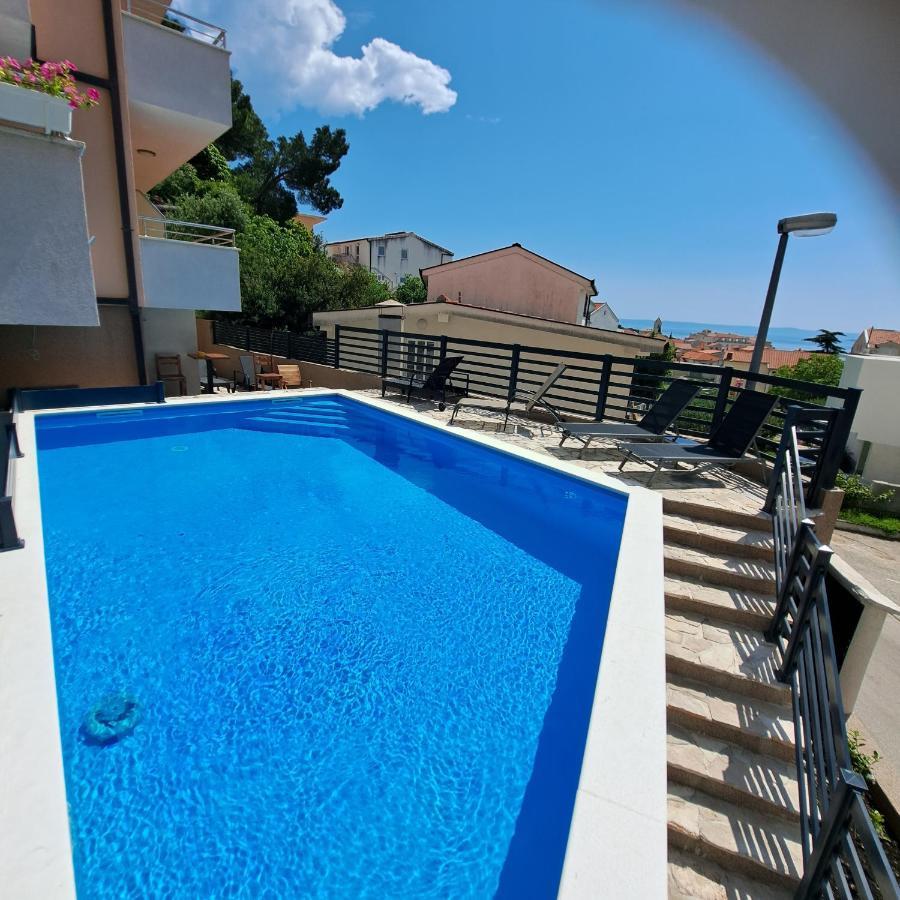 Apartments Vila Adrijana & Fitness Studio Wolf Bv Baska Voda Bagian luar foto