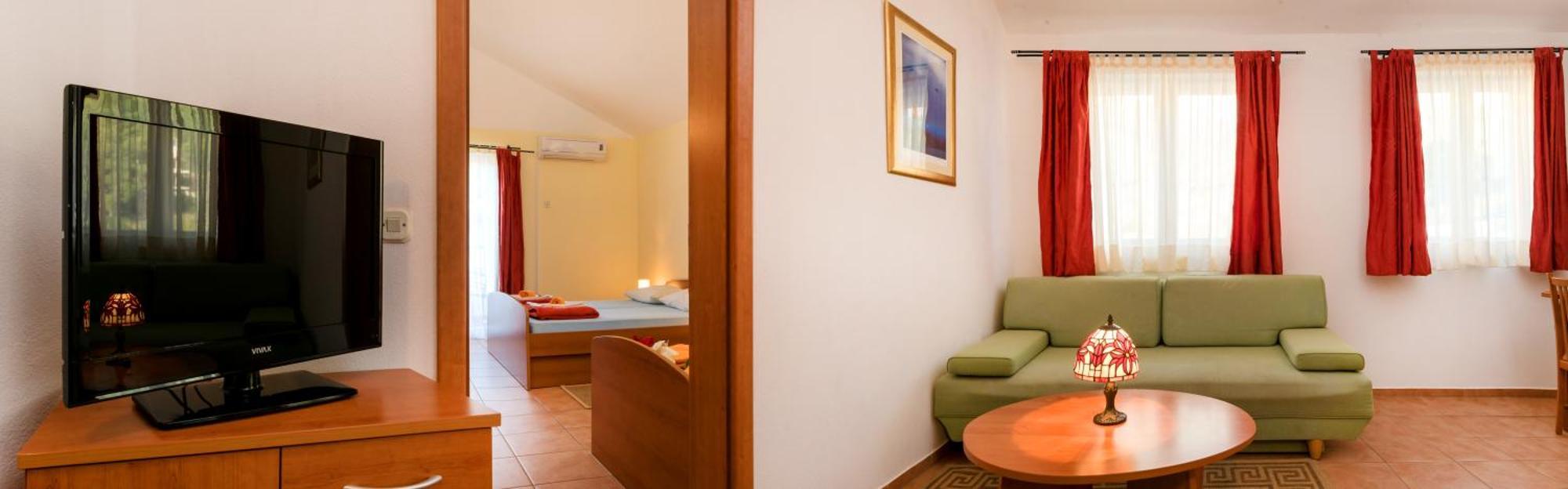 Apartments Vila Adrijana & Fitness Studio Wolf Bv Baska Voda Bagian luar foto