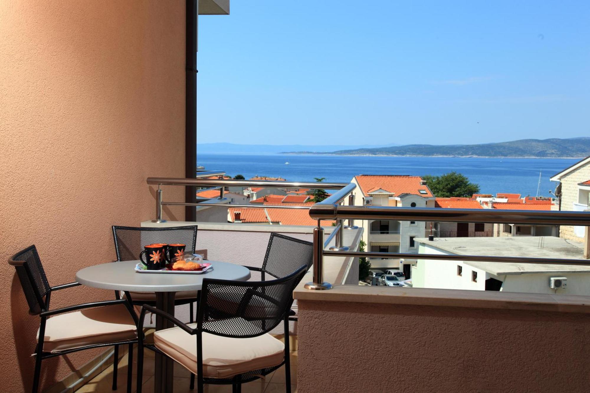 Apartments Vila Adrijana & Fitness Studio Wolf Bv Baska Voda Bagian luar foto