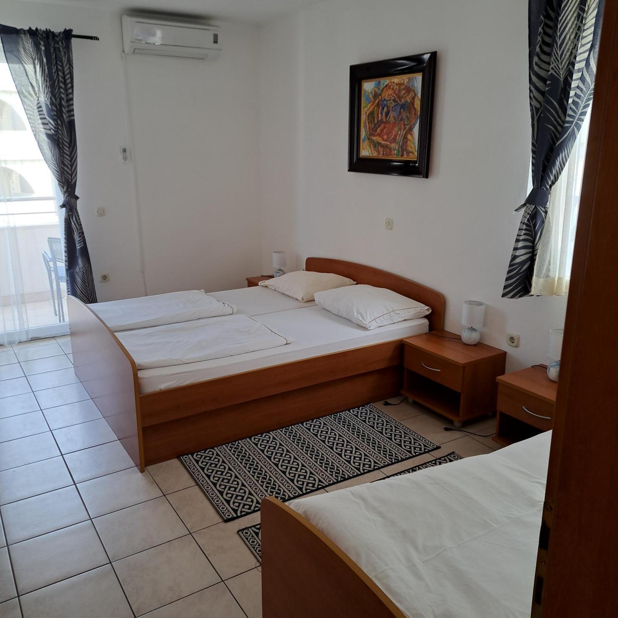 Apartments Vila Adrijana & Fitness Studio Wolf Bv Baska Voda Ruang foto